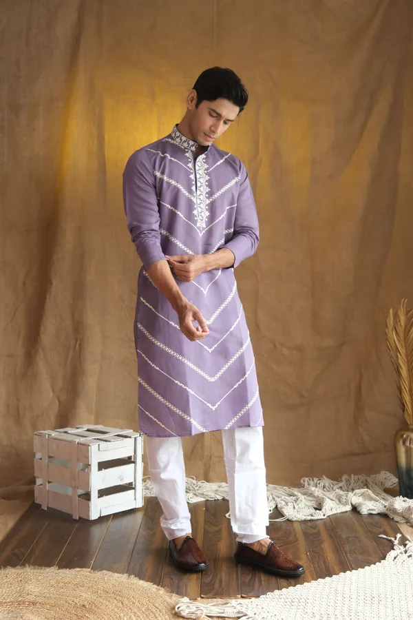 Nexoira_Men_Embroidered,_Leheriya_Straight_Kurta_(Purple)