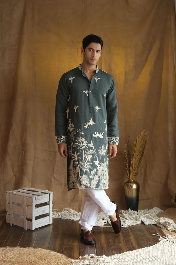 Nexoira_Men_Embroidered_Straight_Kurta_(Green)