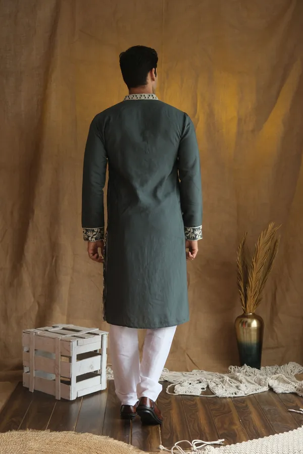 Nexoira_Men_Embroidered_Straight_Kurta_(Green)
