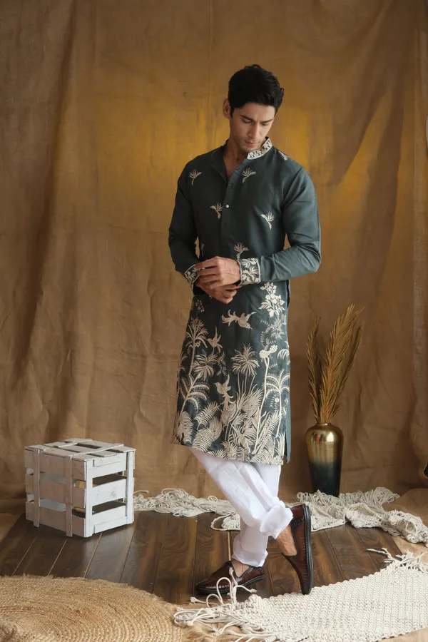 Nexoira_Men_Embroidered_Straight_Kurta_(Green)
