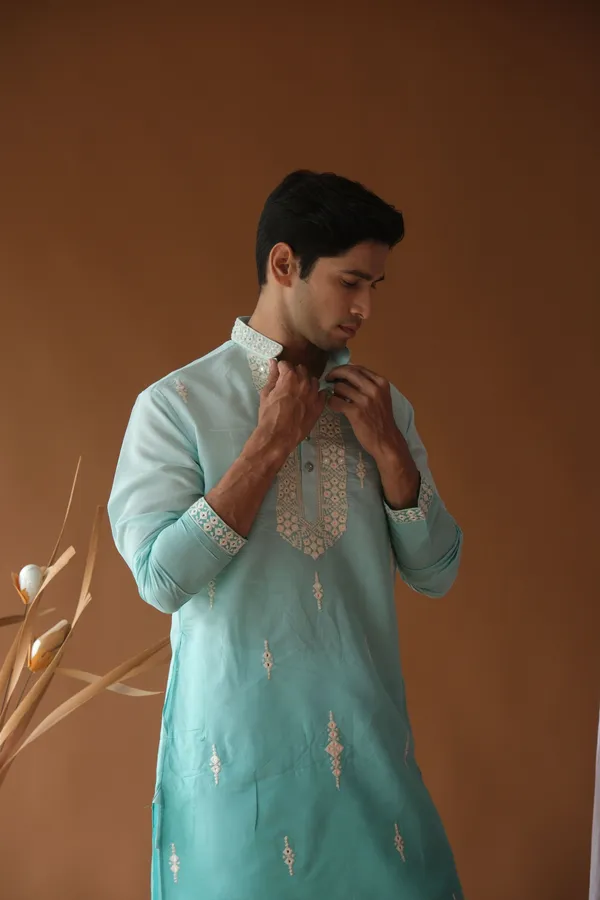 Nexoira_Men_Embroidered_Straight_Kurta_(Green)