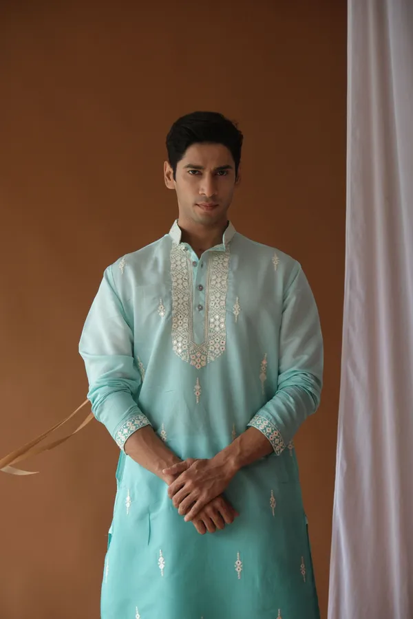 Nexoira_Men_Embroidered_Straight_Kurta_(Green)