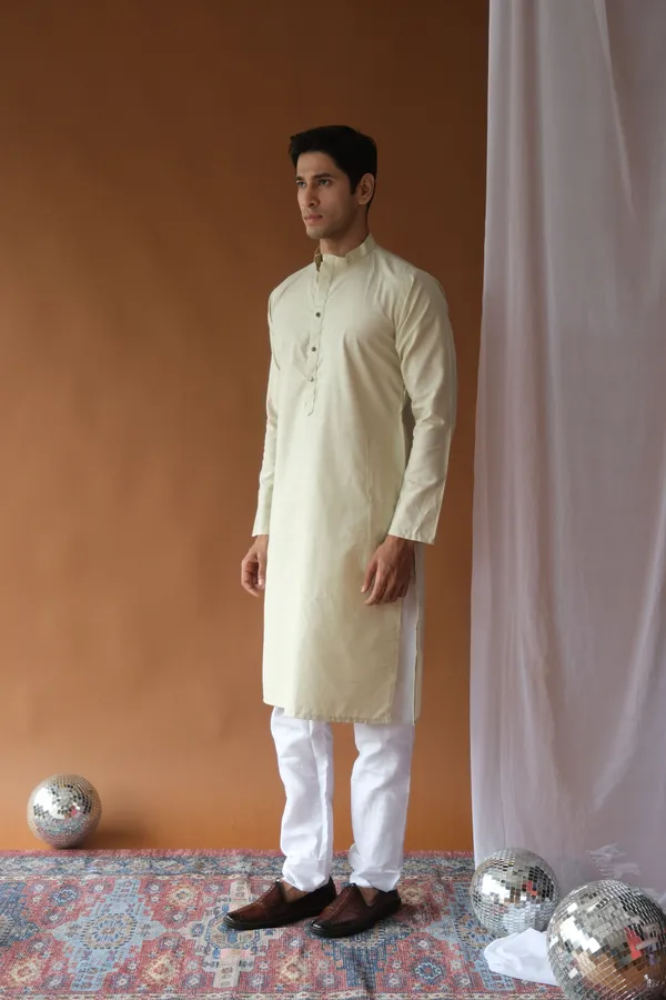 Nexoira_Men_Solid_Straight_Kurta_(Light_Green)