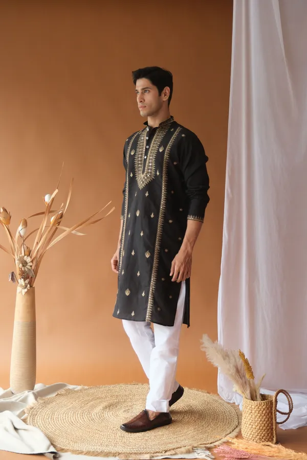Nexoira_Men_Embroidered_Straight_Kurta_(Black)