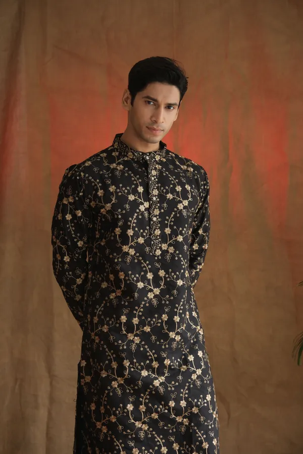Nexoira_Men_Embroidered_Straight_Kurta_(Black)