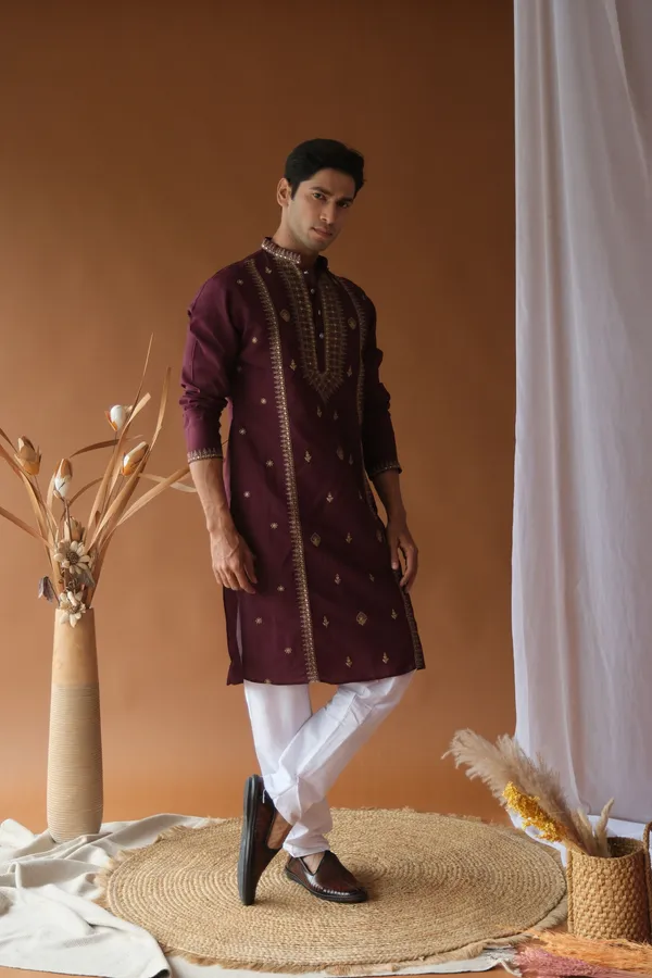 Nexoira_Men_Embroidered_Straight_Kurta_(Maroon)