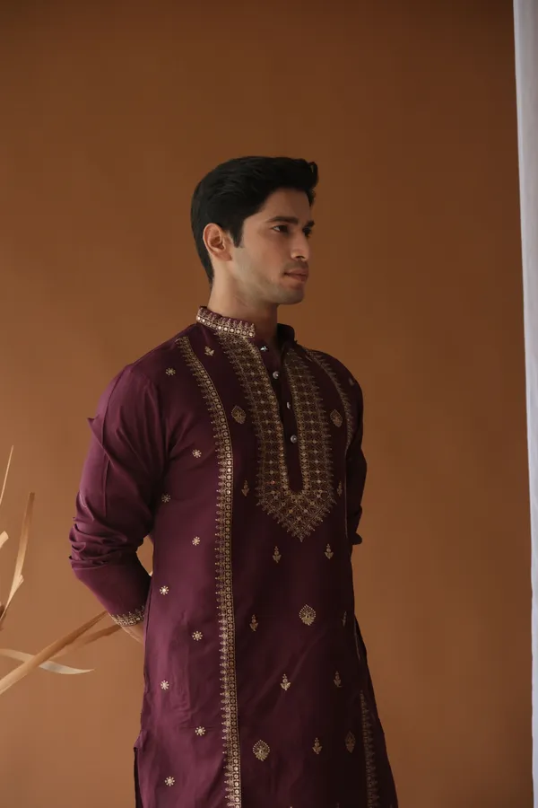 Nexoira_Men_Embroidered_Straight_Kurta_(Maroon)