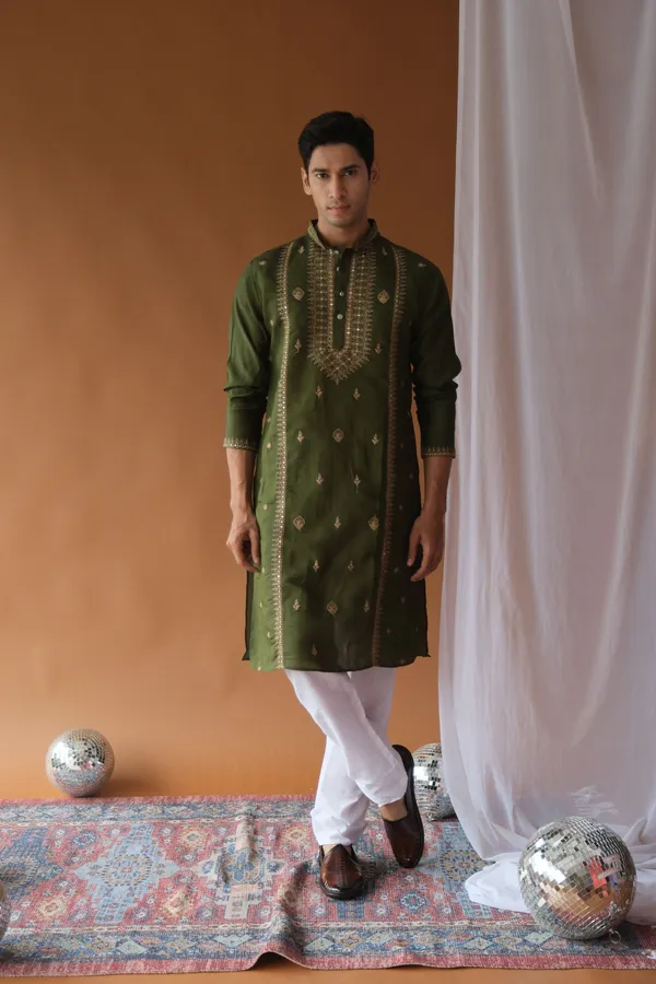 Nexoira_Men_Embroidered_Straight_Kurta_(Dark_Green)