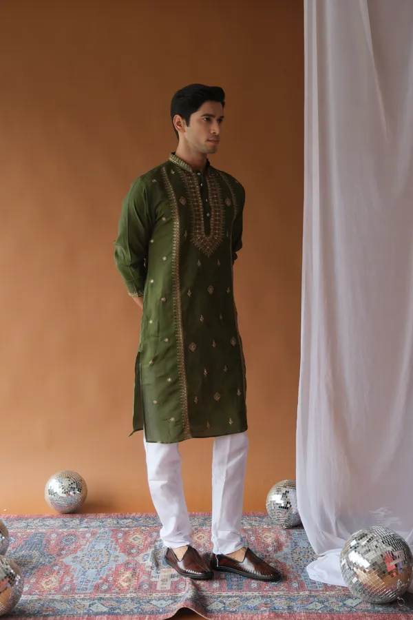 Nexoira_Men_Embroidered_Straight_Kurta_(Dark_Green)
