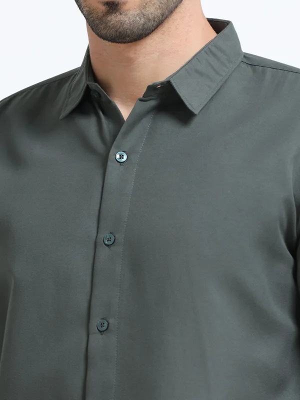 Nexoira_Men_Solid_Formal_Dark_Green_Shirt_()