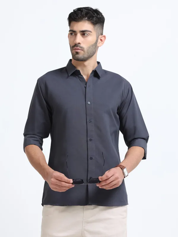 Nexoira_Men_Solid_Formal_Grey_Shirt_()