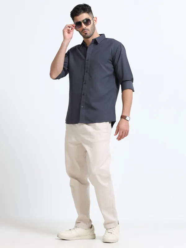 Nexoira_Men_Solid_Formal_Grey_Shirt_()