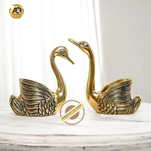 Brass_Traditional_Swan_Pair_Decorative_Showpiece