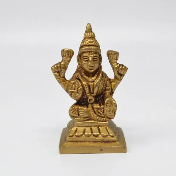 Brass_Traditional_Lakshmi_Idol_Seated_On_Lotus_Throne
