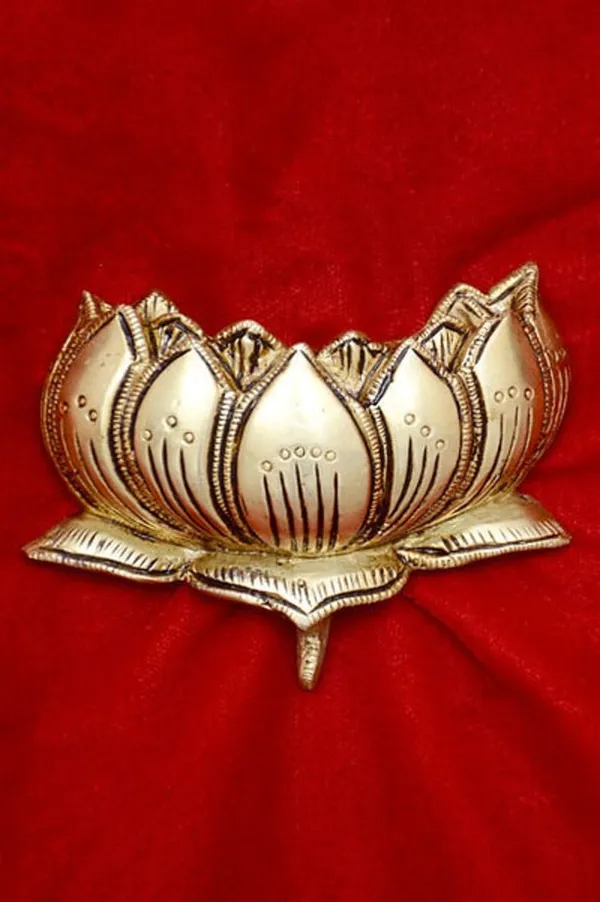 Brass_Traditional_Lotus_Diya