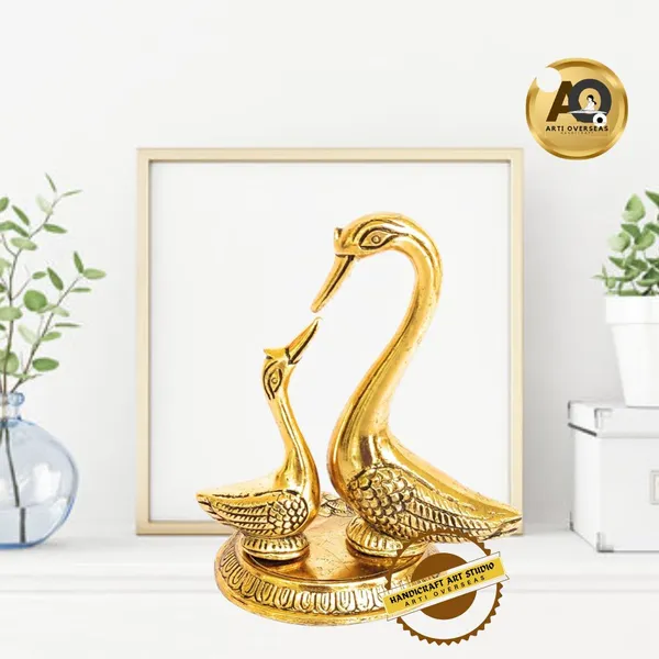 Metal_Gold_Finish_Floral_Base_Swan_Couple_Figurine