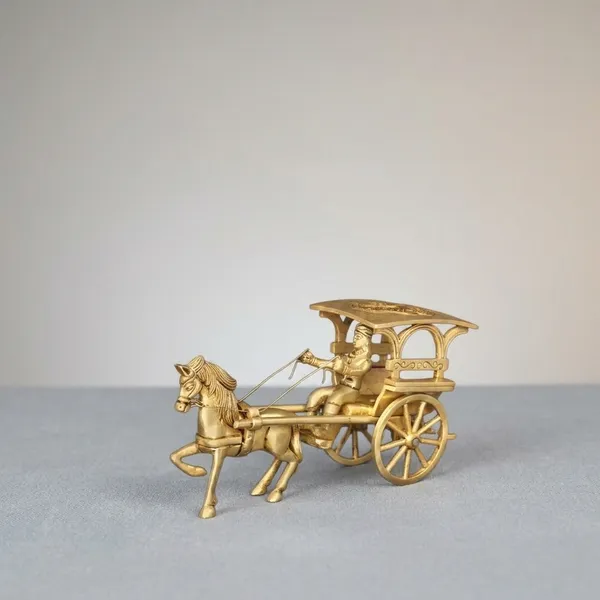 Brass_Antique_Horse_Carriage_Figurine_Showpiece