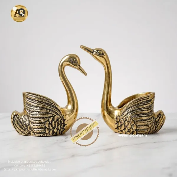 Brass_Traditional_Swan_Pair_Decorative_Showpiece