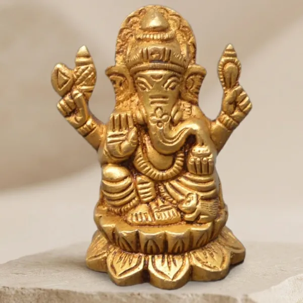 Brass_Ganesha_Idol_On_Lotus_Pedestal