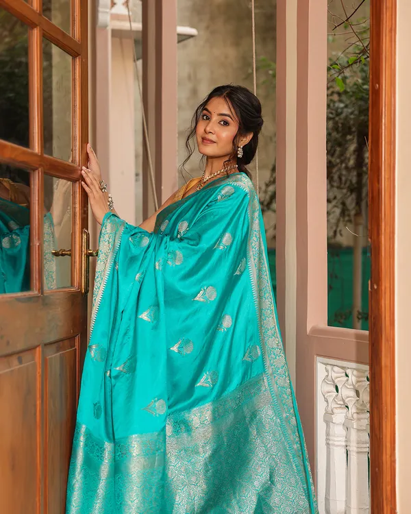 Turquoise_Golden_Zari_Silk_Saree