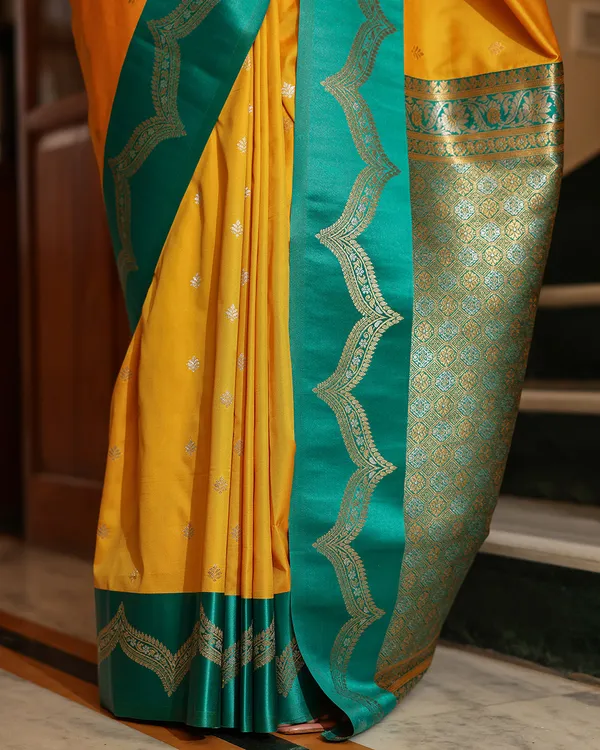 Sunshine_Yellow_Emerald_Border_Silk_Saree