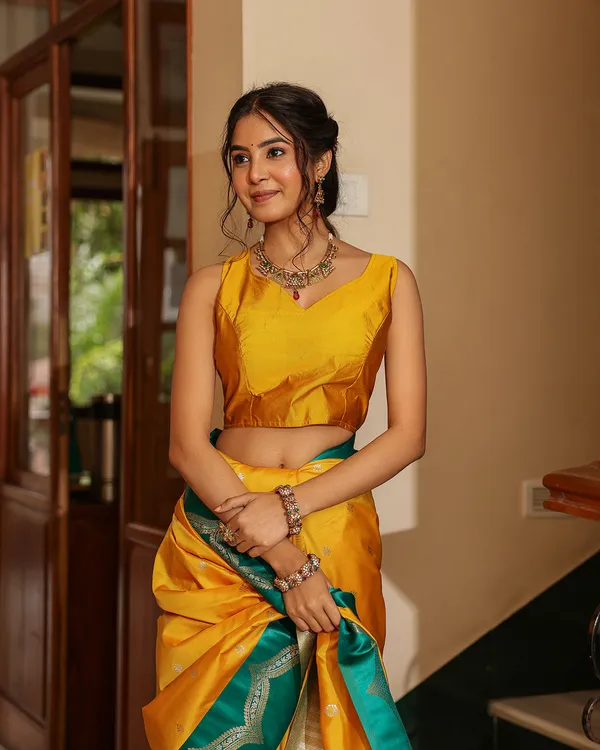 Sunshine_Yellow_Emerald_Border_Silk_Saree