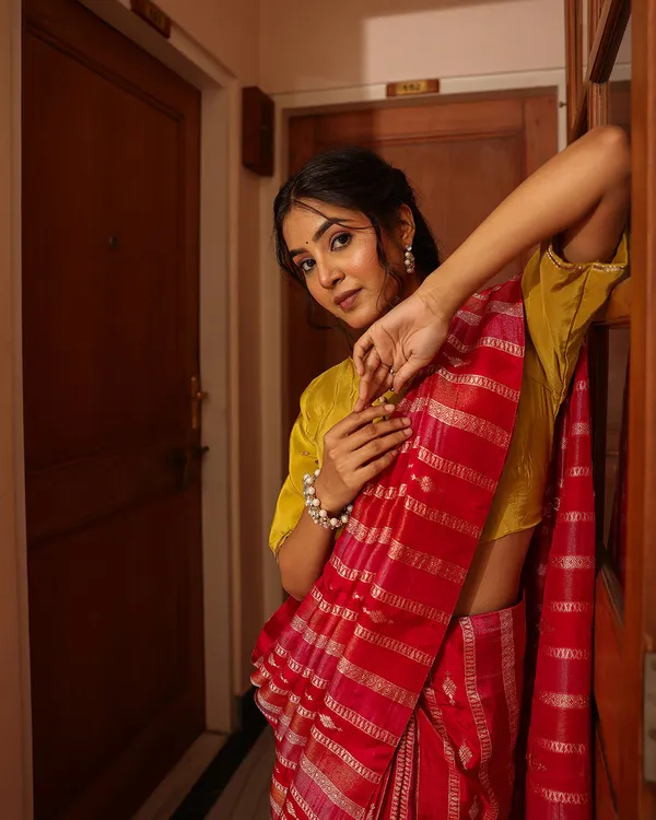 Magenta_Silk_Tissue_Yellow_Blouse_Saree