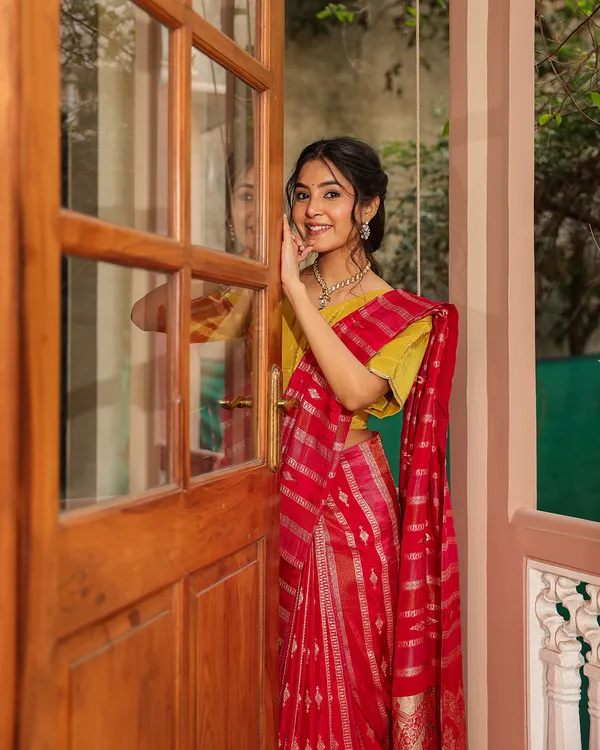 Magenta_Silk_Tissue_Yellow_Blouse_Saree