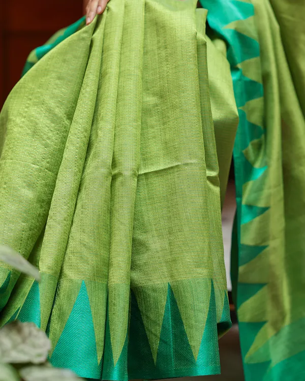 Lime_Green_Triangle_Border_Cotton_Saree