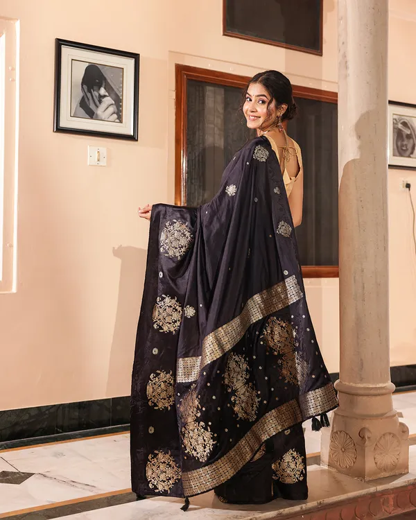 Black_Silk_Border_Golden_Butti_Saree