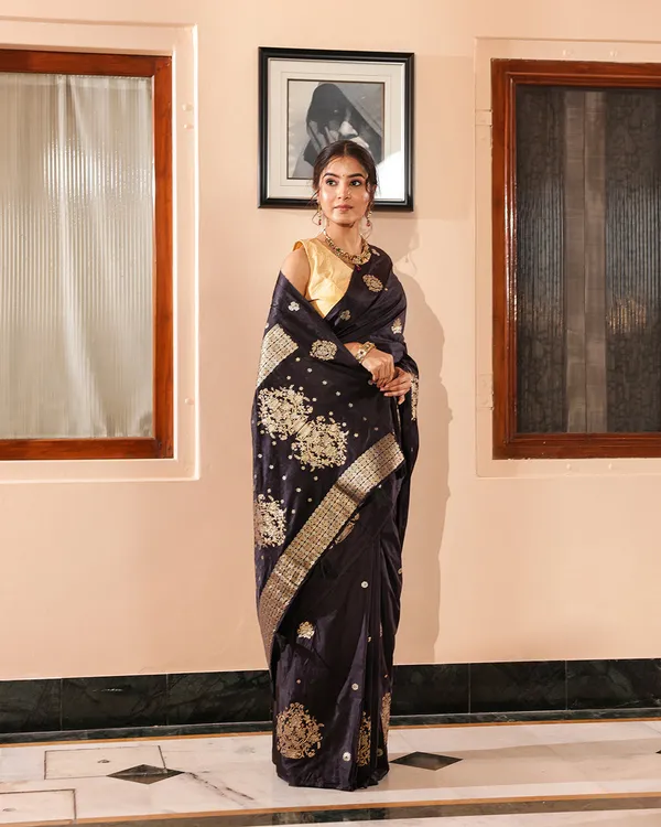Black_Silk_Border_Golden_Butti_Saree
