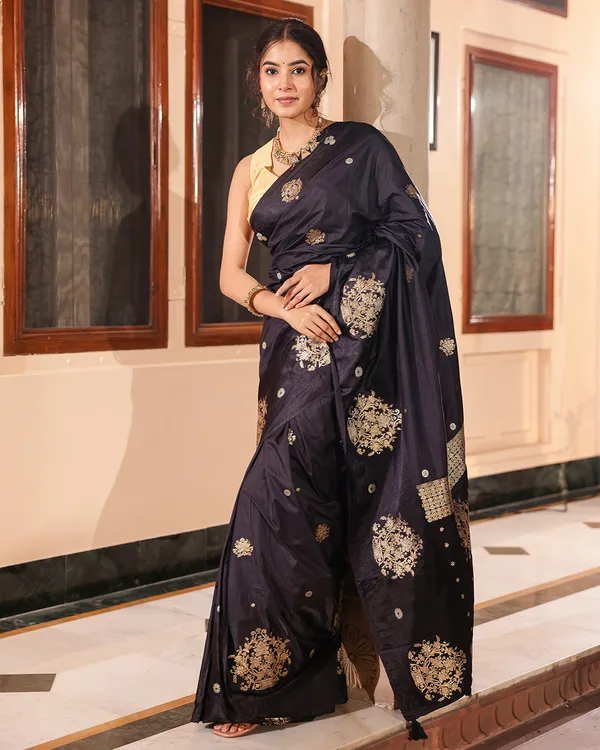 Black_Silk_Border_Golden_Butti_Saree