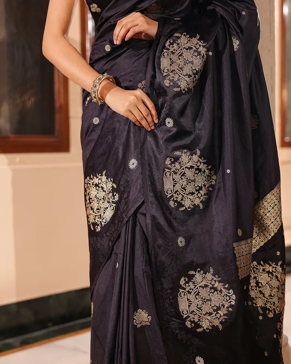 Black_Silk_Border_Golden_Butti_Saree