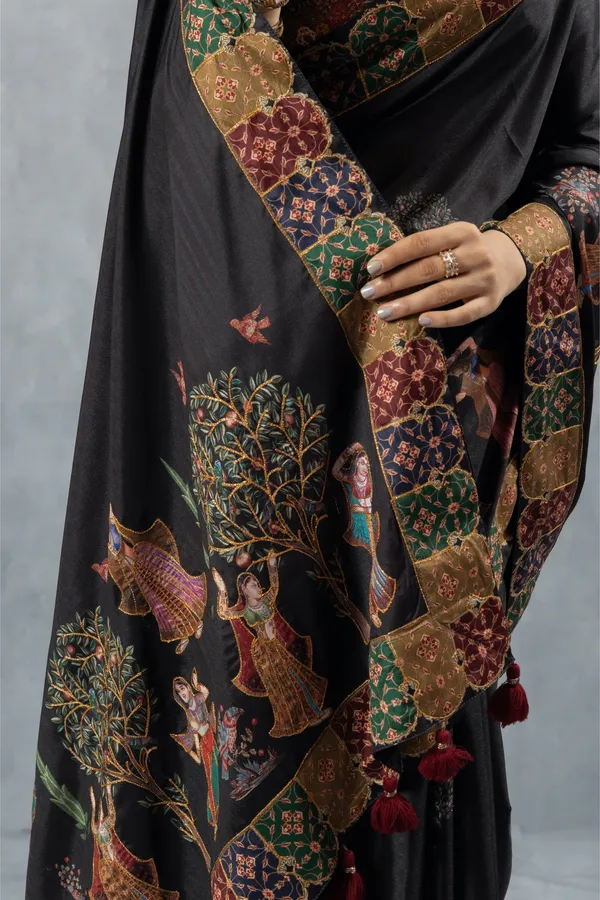Black_Human_Figure_Print_Saree