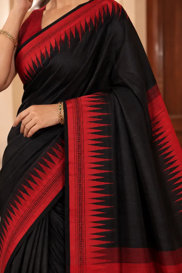 Black_Red_Printed_Saree_for_Women