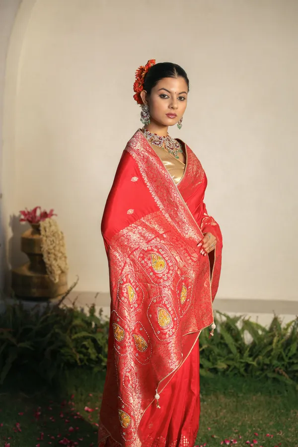 Red_Banarasi_Dola_Silk_Saree