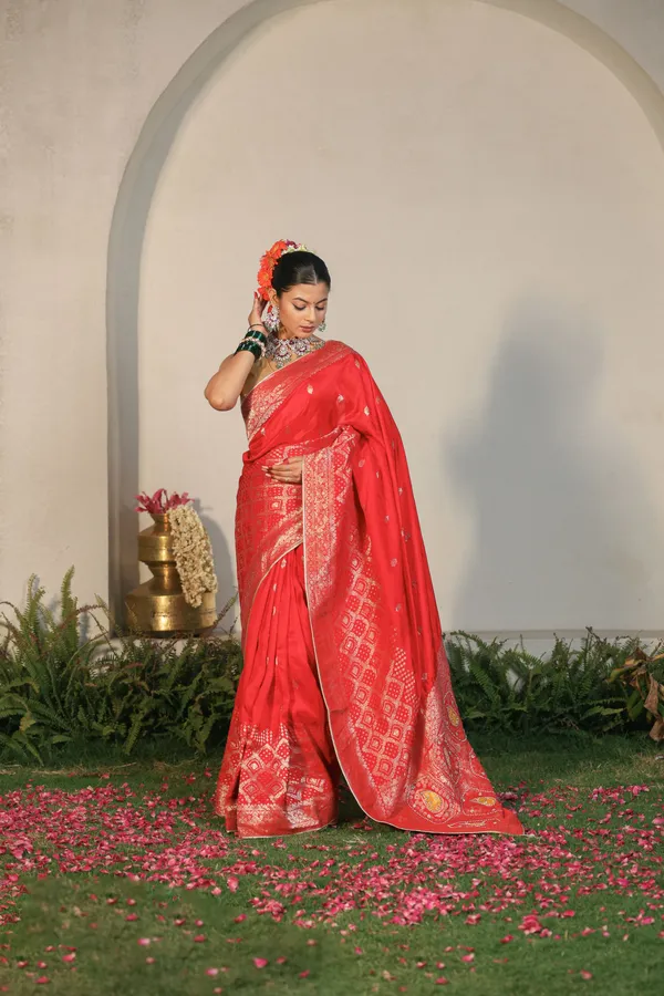 Red_Banarasi_Dola_Silk_Saree