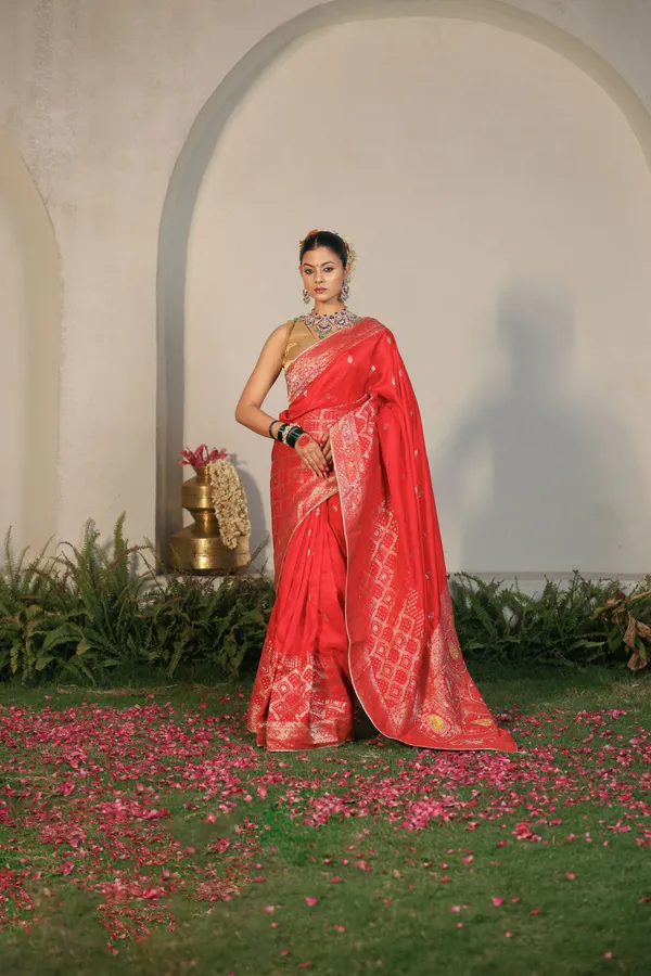Red_Banarasi_Dola_Silk_Saree