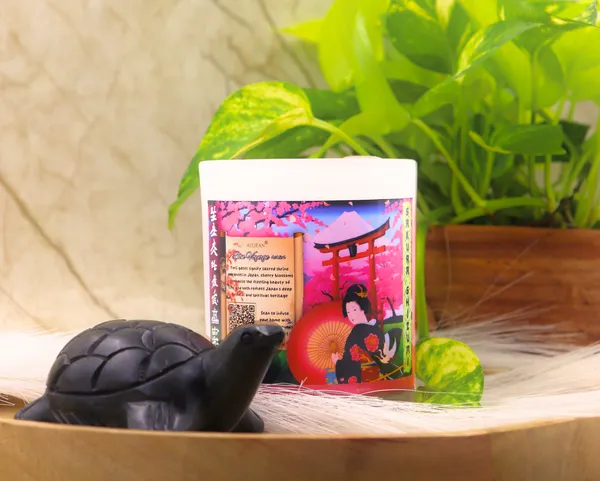 Japan_Destination_Candle_(Bon_Voyage_Series)