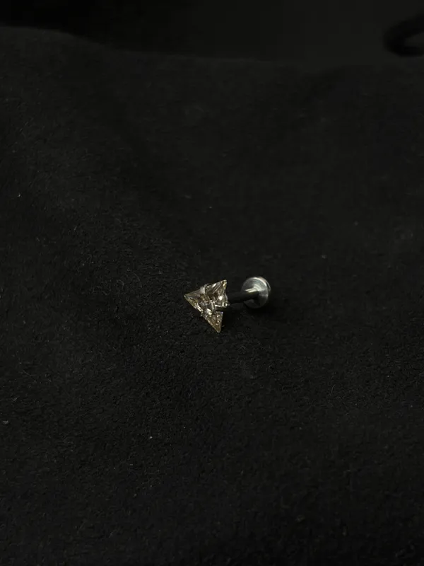 Silver_Triangle_Crystal_Cartilage_Stud_Earring