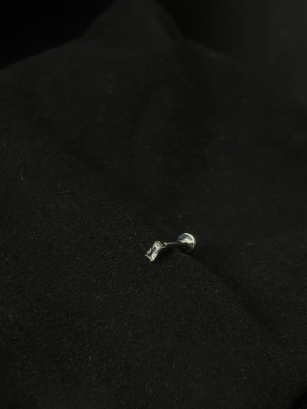 Silver_Toned_Crystal_Drop_Cartilage_Piercing_Stud