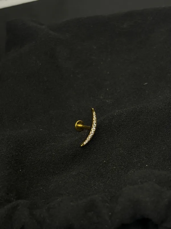Gold_Curved_Crystal_Stud_Labret_Piercing_Jewellery