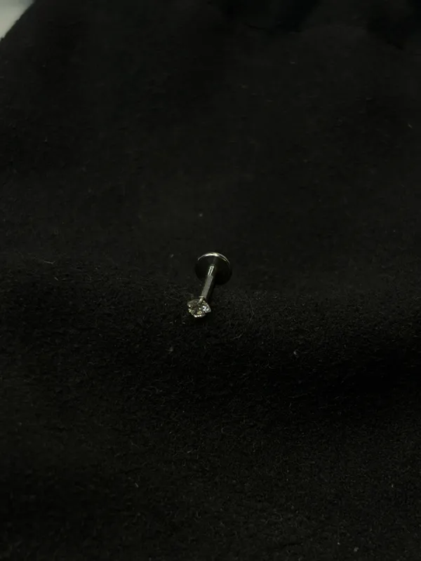 Silver_Stud_Nose_Pin_With_Threadless_Labret