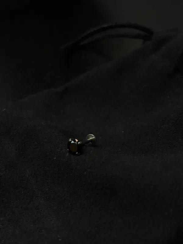 Silver_Black_Gem_Studded_Nose_Stud_For_Women