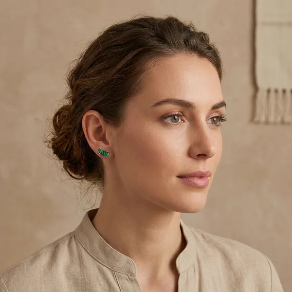 Titanium_Green_Baguette_Crystal_Silver_Cartilage_Piercing_Stud
