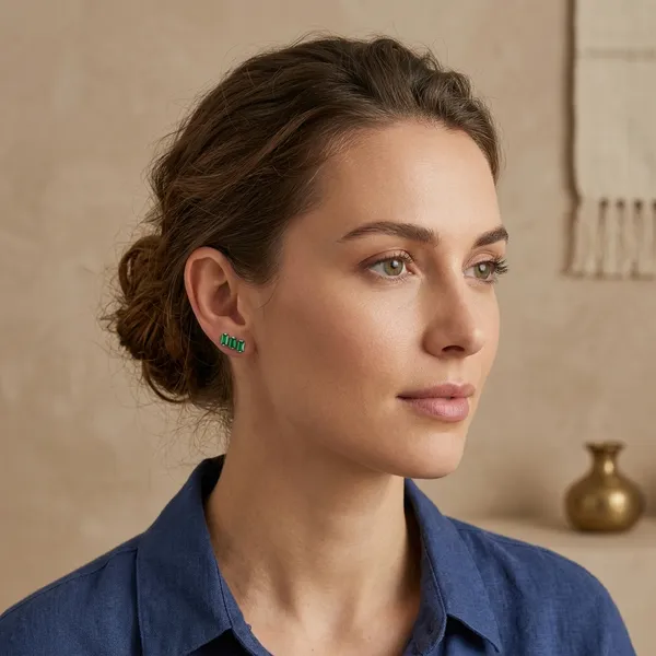 Titanium_Green_Baguette_Crystal_Silver_Cartilage_Piercing_Stud