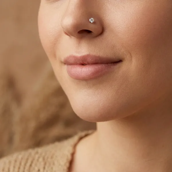 Silver_Stone_Studded_Labret_Stud_Nose_Pin