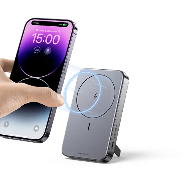 Magnetic_Wireless_Power_Bank_With_Kickstand