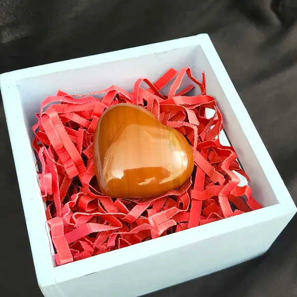 Red_Jasper_Heart_Shape_Crystal