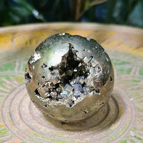 Soulwise_Natural_Peru_Pyrite_Crystal_Sphere_Imported_Golden_Energy_Stone_For_Motivation_Focus_Home_Decor